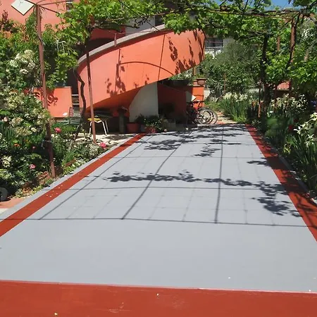 Nada Guest house